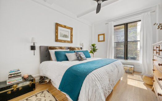 146 East 49th Street, 4B