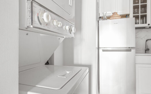146 East 49th Street, 4B