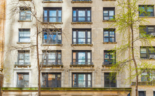 146 East 49th Street, 4B